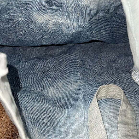 True Religion Buddha Bleached Denim Tote Logo Bag Blue
Pre owned - Picture 10 of 11